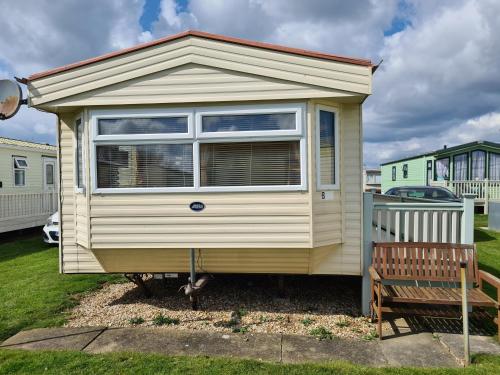 6 Berth central heated on Golden Sands Vintage