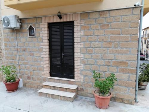  STONE HOUSE e Casa Vacanze Zia Rosina in Montemaggiore Belsito