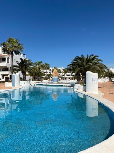  Stunning apartment with private garden overlooking pools Marina DOr II, Cala Egos, Pension in Portopetro