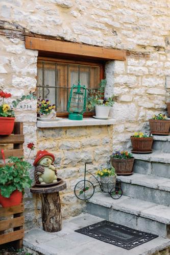 Archontiko Rapti Stone Traditional House