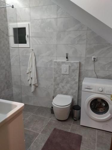 Apartment image 3