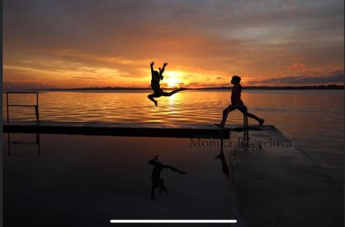 景觀, Seascape on the edge of town: 4 beds all ensuite. in 貝爾馬利特