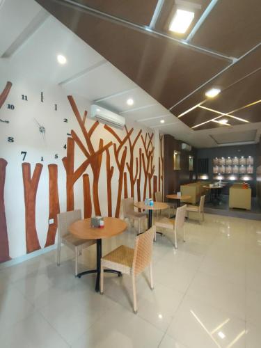 Naka Hotel Kupang - 레스토랑