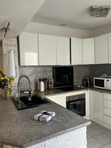 Agréable maison en duplex avec patio gîte à louer Marseille 16