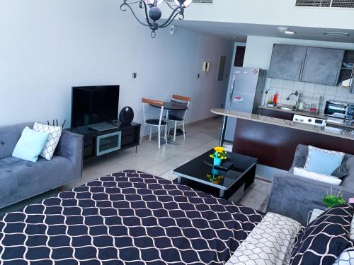 KING BED SUITE Near JBR Beach DMCC Metro, Dubái (foto 7)