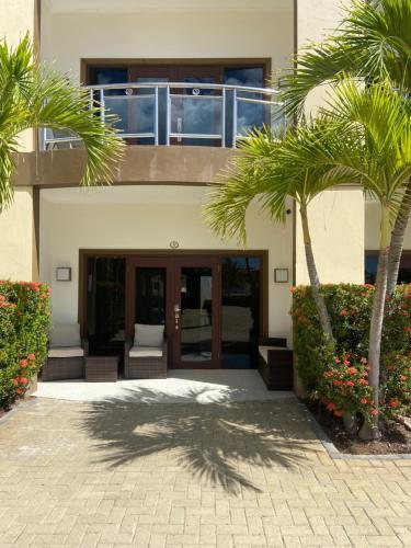 Aruba Breeze Condominiums, Palm Eagle Beach
