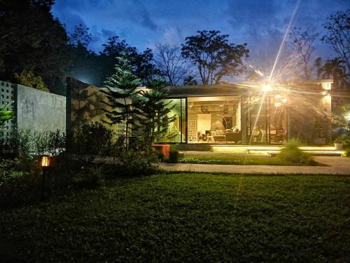 The Box Promkiri (เดอะบ๊อค พรหมคีรี) in Phrom Khiri