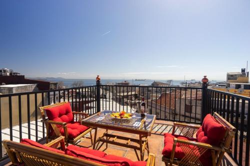 Superior Triple Room image 10