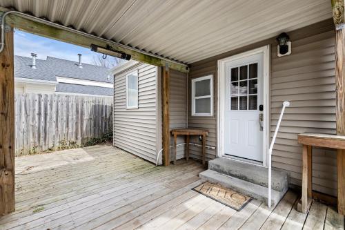 Perfect Location Walk to MSU Campus High End Mattresses Fast Wi-Fi Perfect Location Walk to MSU Campus High End Mattresses Fast Wi-Fi