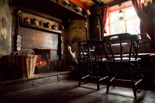 352730978 The Black Boy Inn