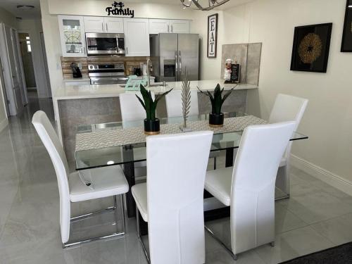Grand Luxury 3BR Penthouse near Disney Parks in Kissimmee, USA