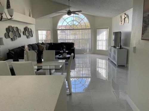 Grand Luxury 3BR Penthouse near Disney Parks in Kissimmee, USA