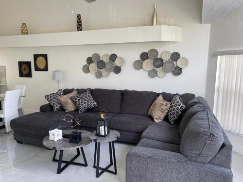Grand Luxury 3BR Penthouse near Disney Parks in Kissimmee, USA