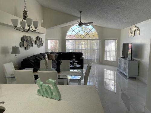Grand Luxury 3BR Penthouse near Disney Parks in Kissimmee, USA