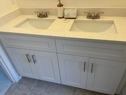 Grand Luxury Condo Penthouse near Disney & Universal - image 11