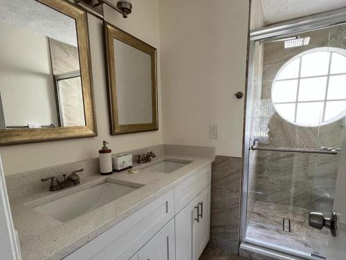 Grand Luxury Condo Penthouse near Disney & Universal - main image