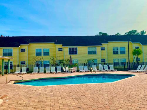 Grand Luxury Condo Penthouse near Disney & Universal - image 10