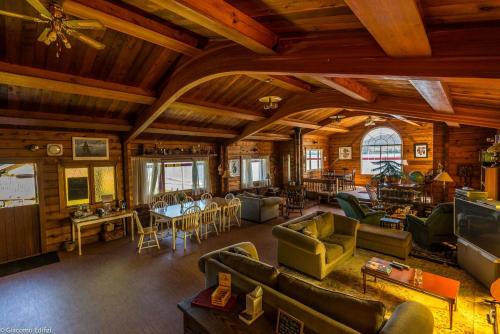 Alert Bay Lodge in Alert Bay, Canada