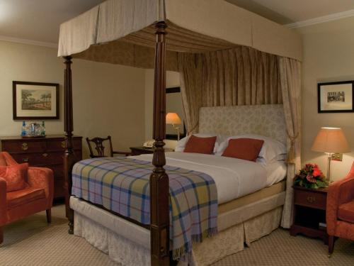 Macdonald Bear Hotel - image 13