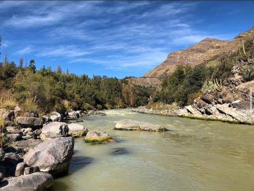 Rancho el Chilcal Cabañas con vista al rio