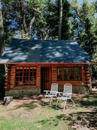 Cabaña en la costa del Lago Futalaufquen - Parque Nacional Los Alerces - Accommodation - Esquel