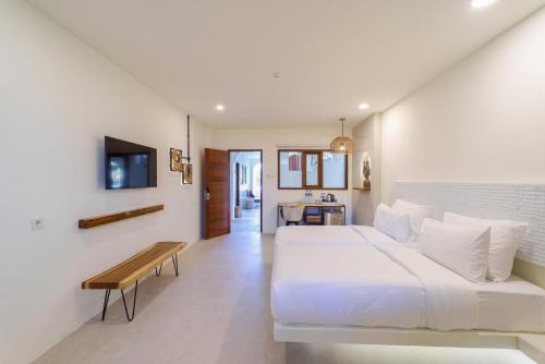 352762688 El Tropico Boutique Hotel