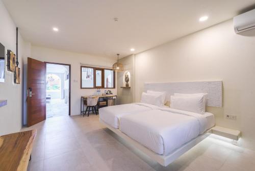 352762694 El Tropico Boutique Hotel