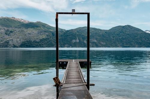Cabaña en la costa del Lago Futalaufquen - Parque Nacional Los Alerces (Cabana en la costa del Lago Futalaufquen - Parque Nacional Los Alerces) in 佐利拉