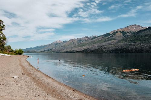 Cabaña en la costa del Lago Futalaufquen - Parque Nacional Los Alerces (Cabana en la costa del Lago Futalaufquen - Parque Nacional Los Alerces) in 佐利拉