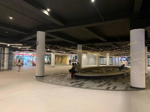 2BR 8pax SwingDuplexEkocherasMall—InfinityPool MRT