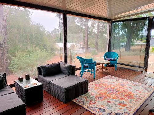 . Warren Retreat - cozy and tranquil 2 brm home