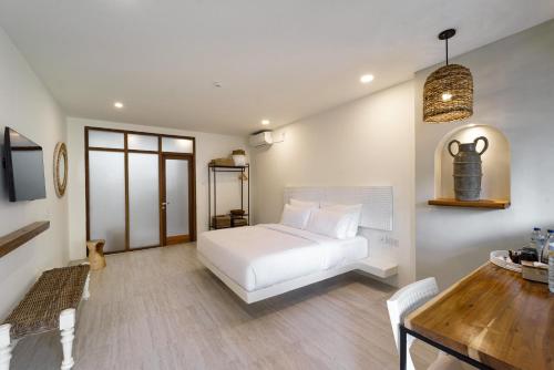 352773053 El Tropico Boutique Hotel