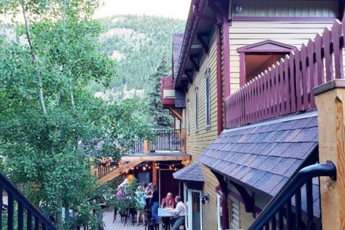Clear Creek Inn