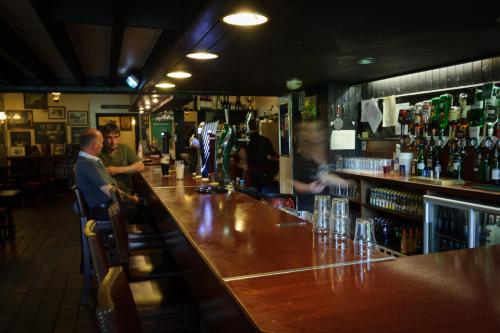 Brown Trout Golf & Country Inn - image 9