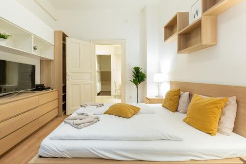 A4-6 Aulich Apartment 5