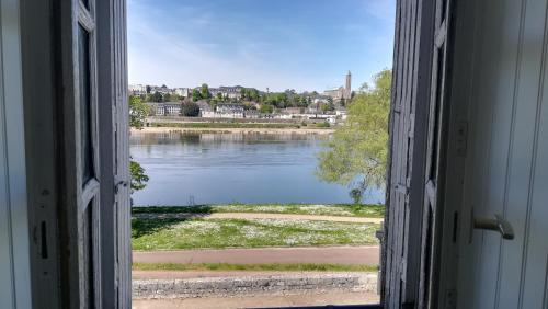 Appartement spacieux vue sur Loire proche du centre