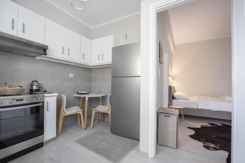 Live Like a Local in a Stylish Home! - image 8