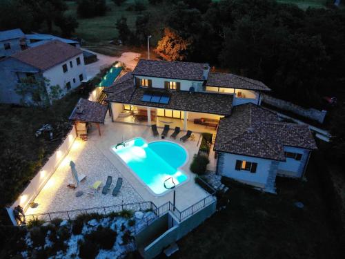 4 bedrooms villa with private pool enclosed garden and wifi at Zminj