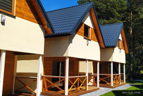 2 bedrooms, 5 beds