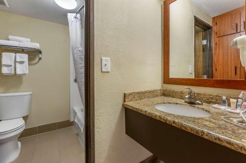 Comfort Inn & Suites Phoenix North - Deer Valley