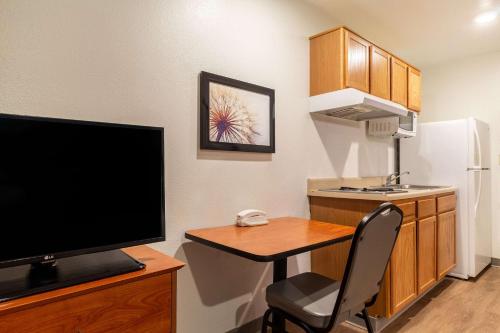 WoodSpring Suites Conroe