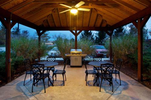 Létesítmények, Sonesta Simply Suites Cleveland North Olmsted Airport in North Olmsted