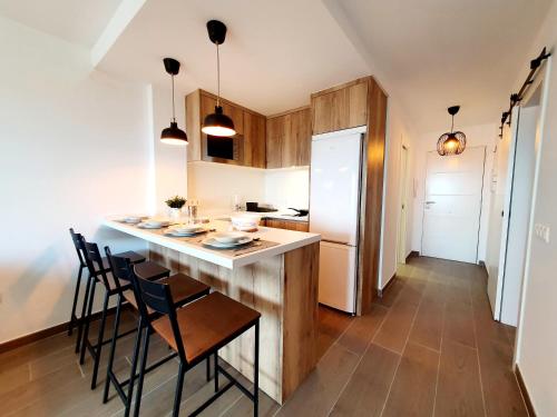 One-Bedroom Apartment image 6