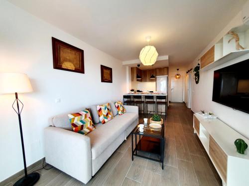 One-Bedroom Apartment image 3