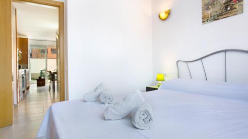 One-Bedroom Apartment image 10