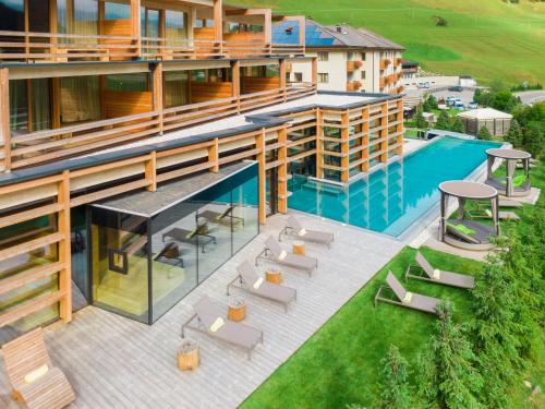 352827401 Hotel Cristallo - Wellness Mountain Living