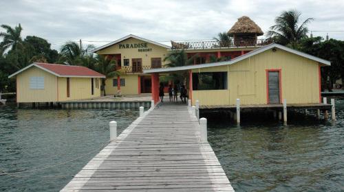 ทางเข้า, Alan's Paradise Hotel in พลาเซนเซีย