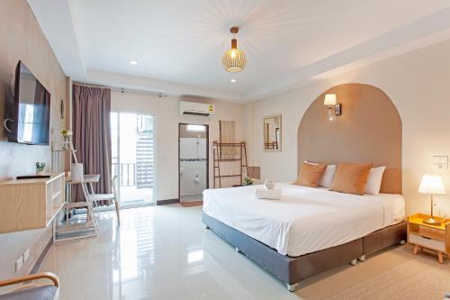 Cozzi by Grand Airport Resort กรุงเทพ