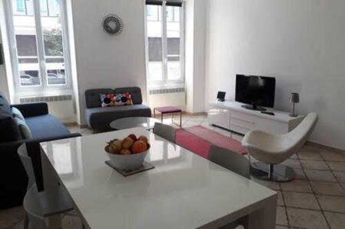 Spacious Appartment Wifi Next To The Port