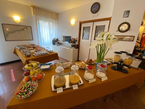 餐飲選擇, 米利亞姆酒店 (Hotel Miriam) in 塞斯特里萊萬泰